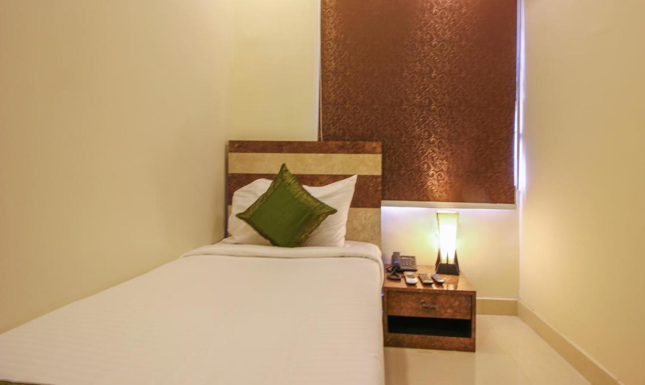 Treebo Address Inn, Banjara Hills 海得拉巴 外观 照片